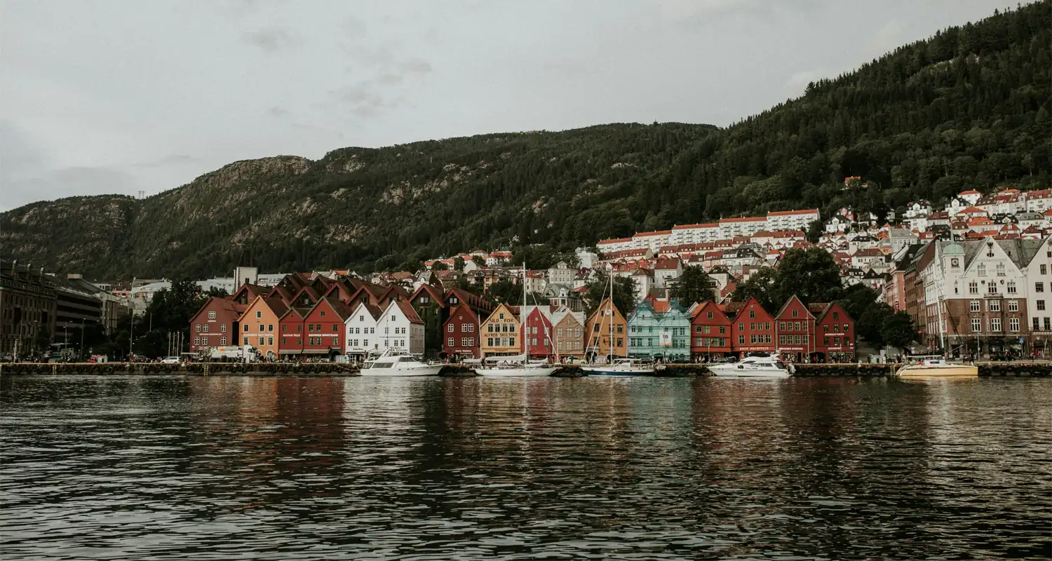 Buildings and boats next to a body of water